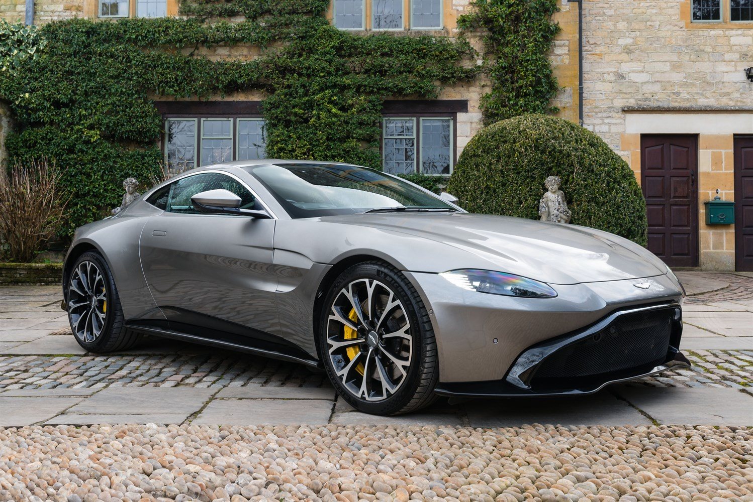 Aston Martin Vantage