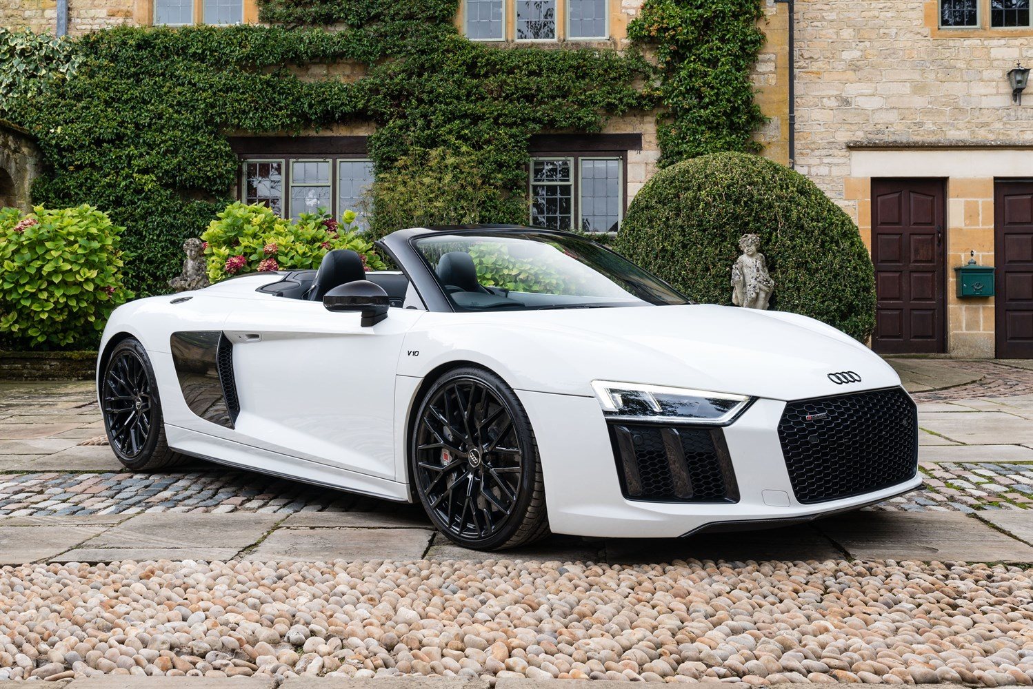 AUDI R8 SPYDER V10 PLUS 